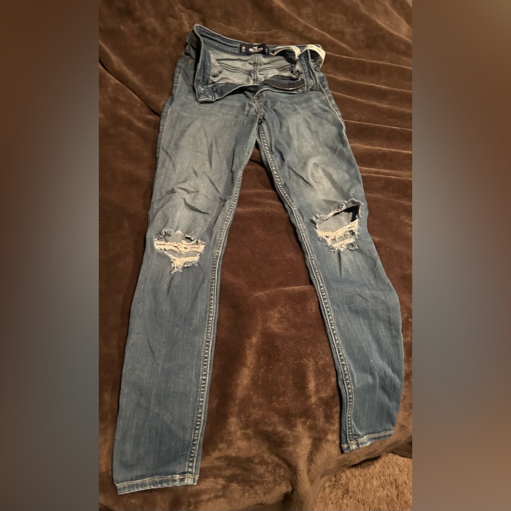 Hollister Ripped  Jeans Size 3R- W26 L28 Used